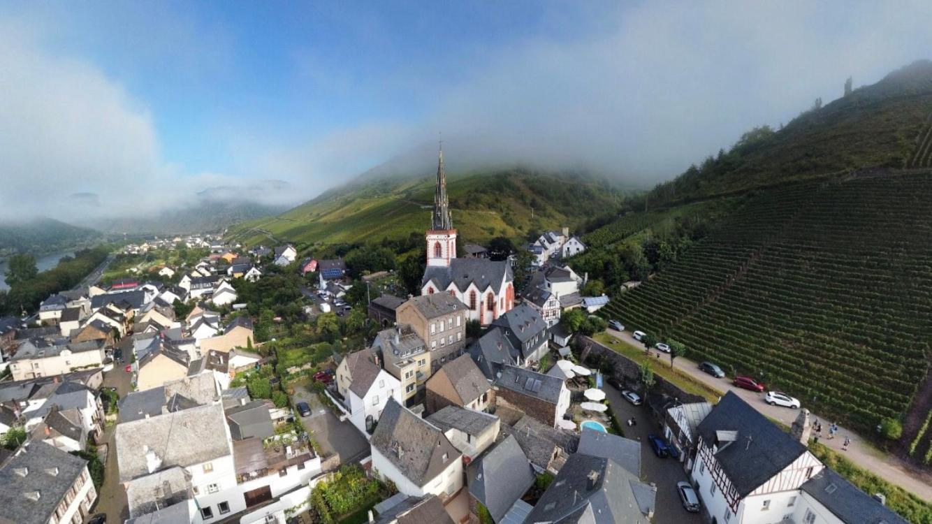 Springiersbacher Hof เอดิเกอร์-เอลเลอร์ ภายนอก รูปภาพ